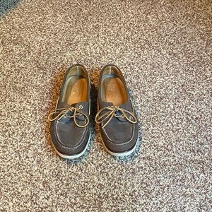 Mildly worn Sperry topsider gold cup boat shoes